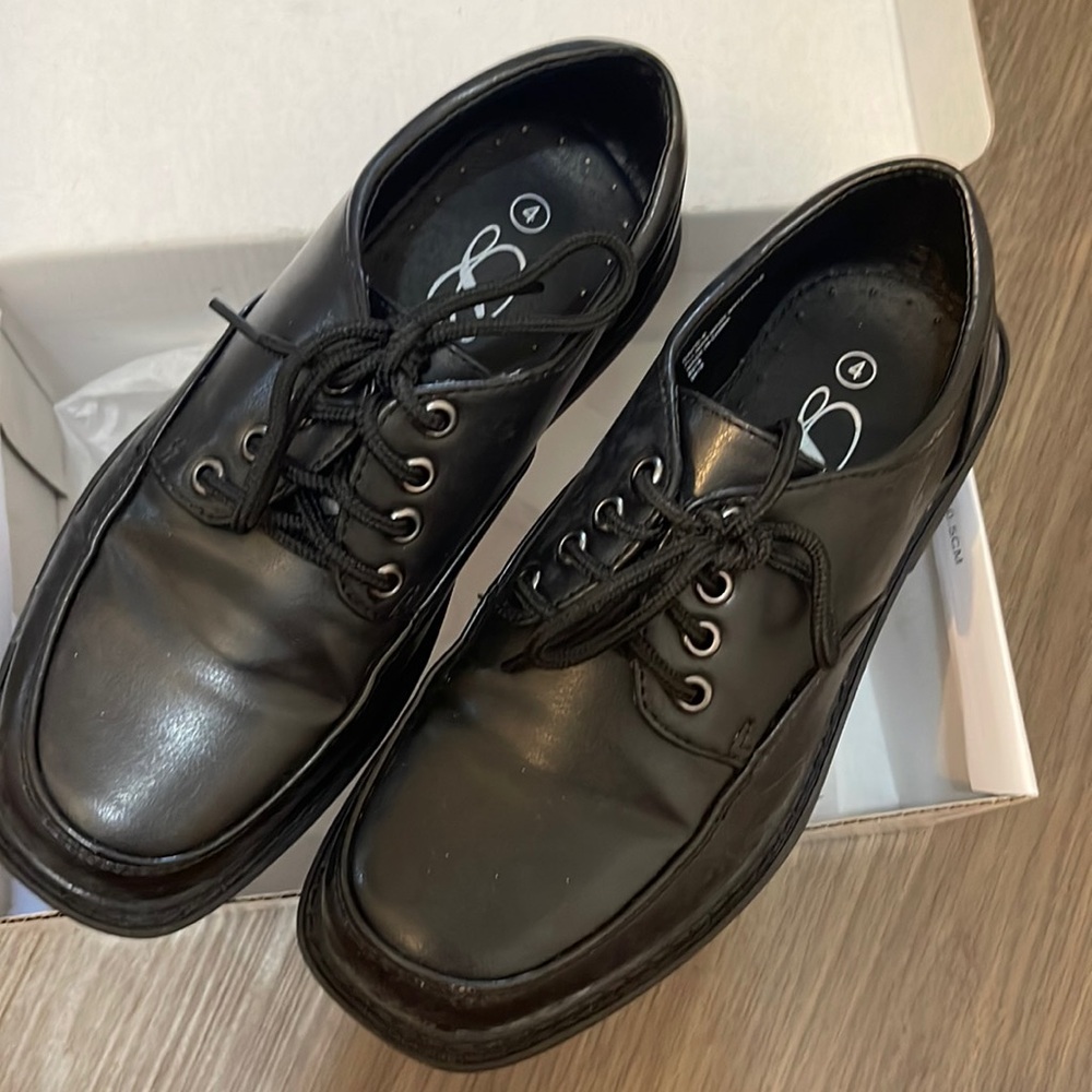 Boys Lito dress shoe size 4